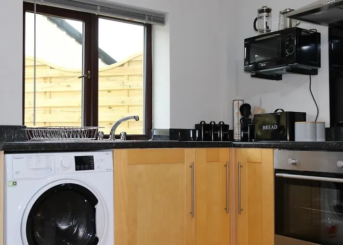The Snug At Kingfisher Cottage